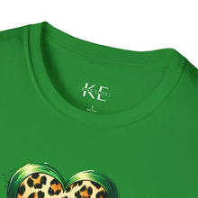 Load image into Gallery viewer, Mama Clover Shirt
